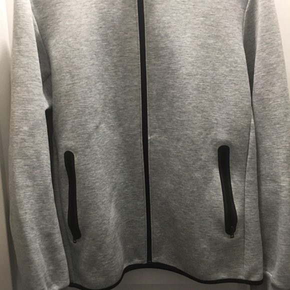 Uniqlo Jacket - Picture 3 of 7